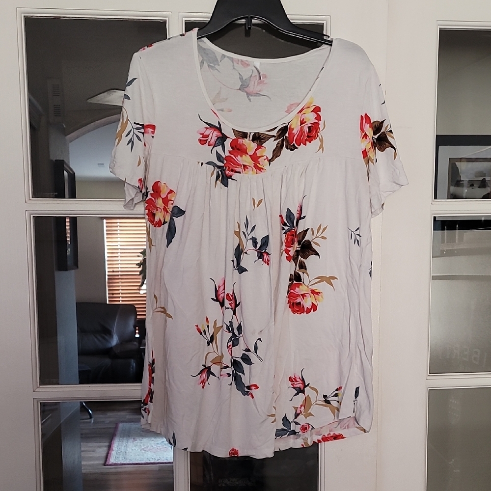 Floral Women's Blouse in White and Red